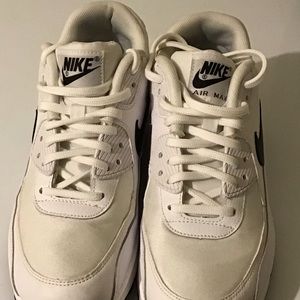 NIKE AIR MAXS WOMENS